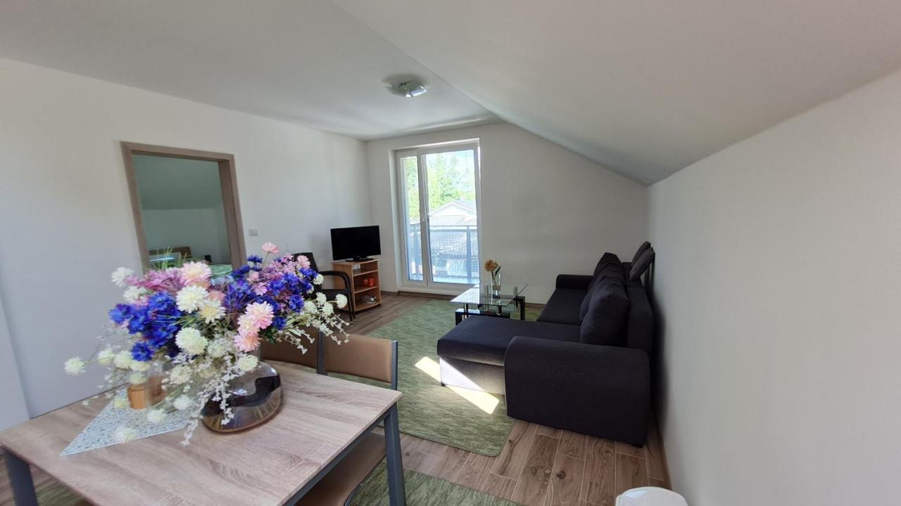 Kajula Apartman Bešeňová Kültér fotó