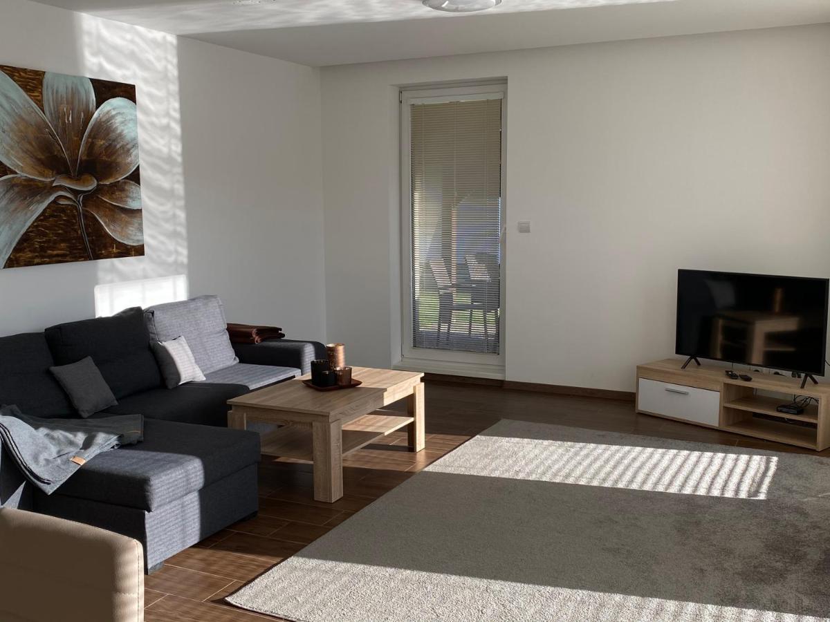 Kajula Apartman Bešeňová Kültér fotó