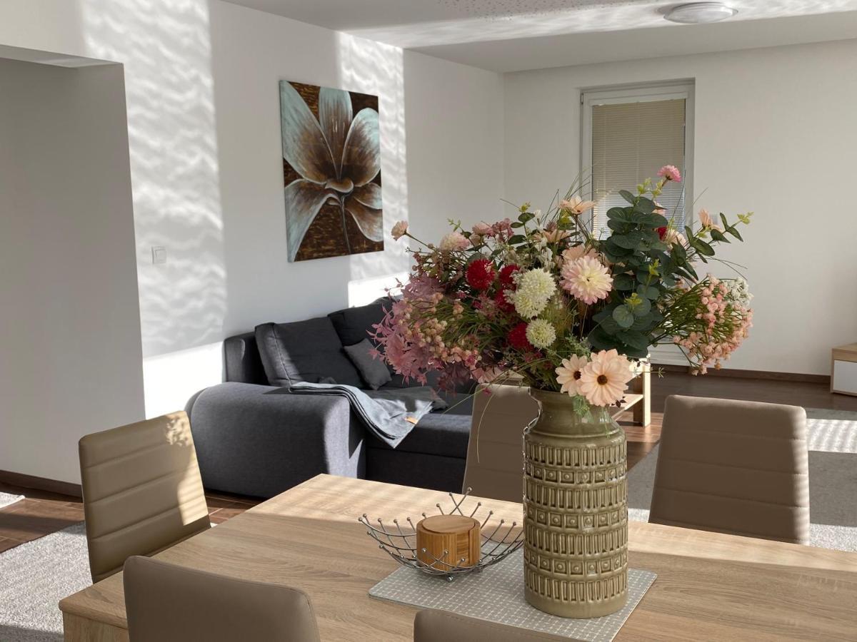 Kajula Apartman Bešeňová Kültér fotó